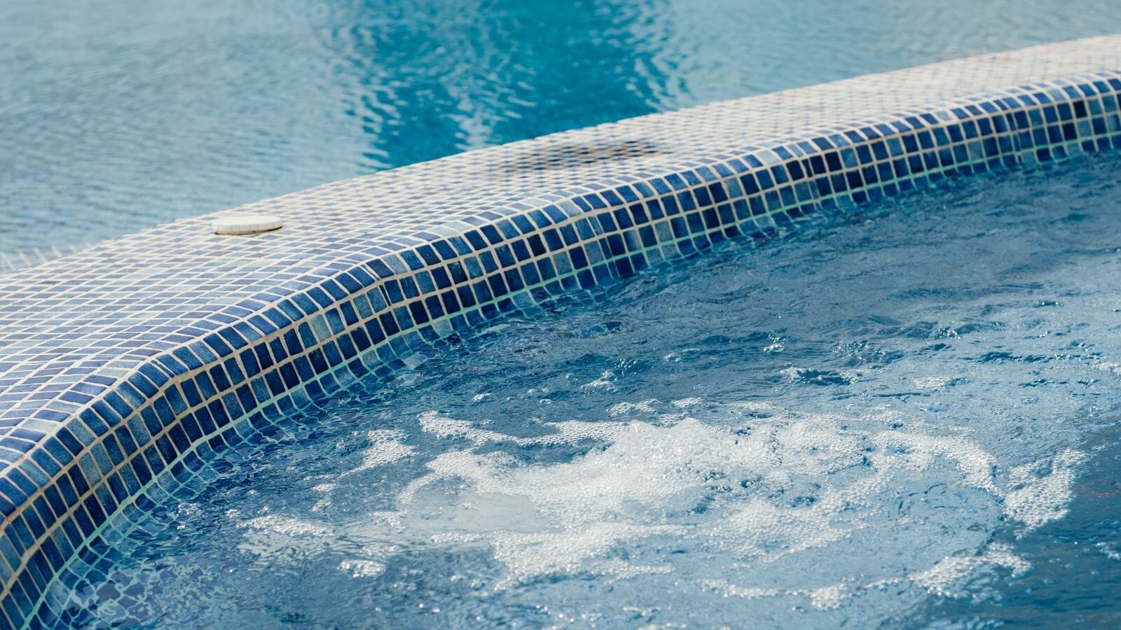 photo of air in pool